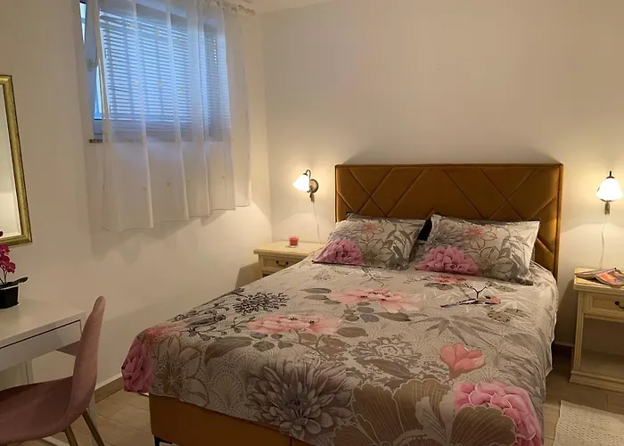 Ulika - 3 For 4 Persons * Pula