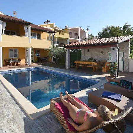 Ulika - 3 For 4 Persons *