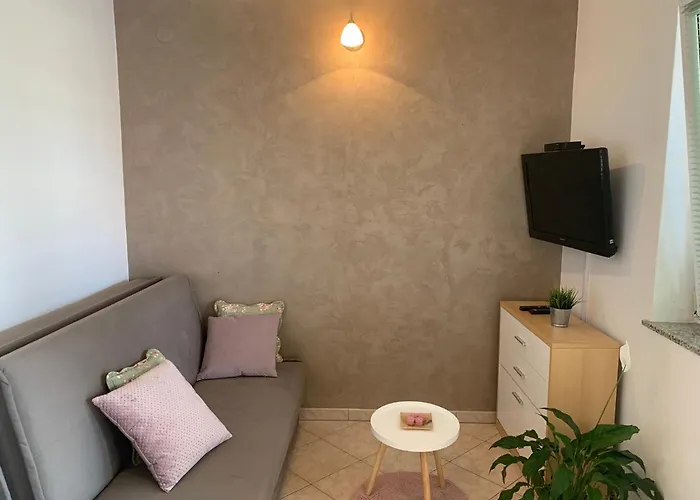 Apartament Ulika - 3 For 4 Persons Pula