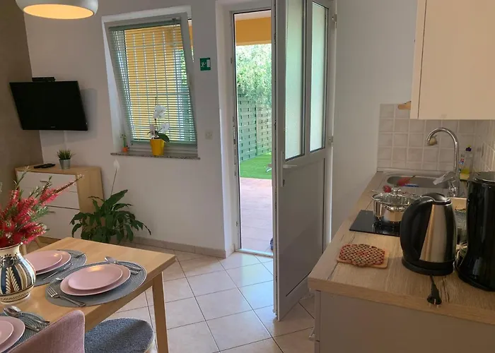 Ulika - 3 For 4 Persons Apartament *