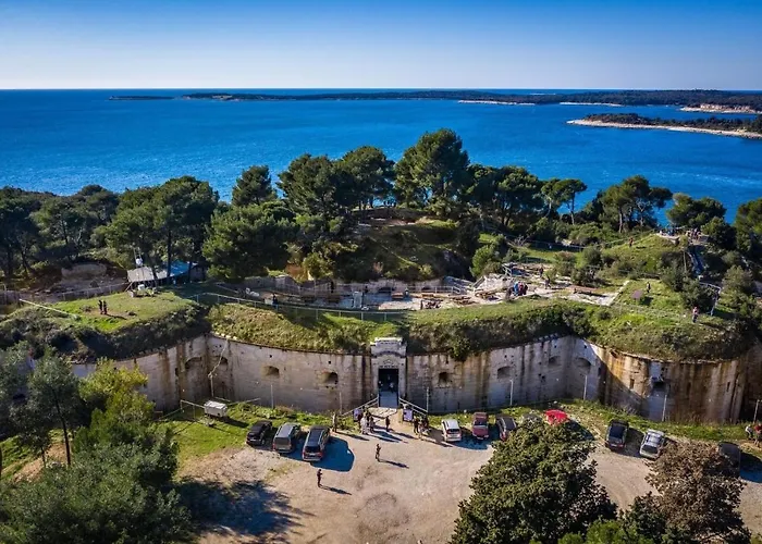 Ulika - 3 For 4 Persons *