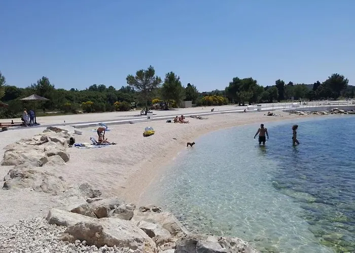 Apartment Ulika - 3 For 4 Persons *