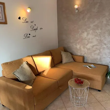 Ulika - 3 For 4 Persons * プーラ