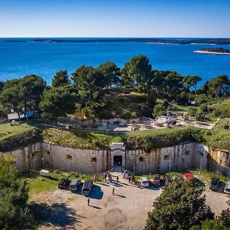 Ulika - 3 For 4 Persons *