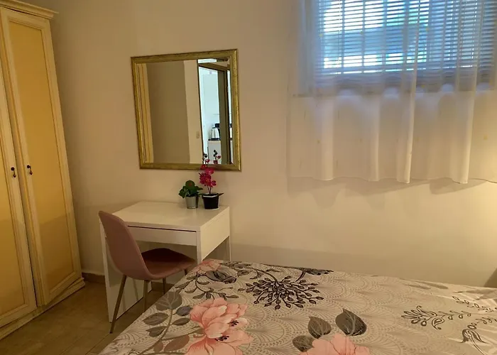 Ulika - 3 For 4 Persons プーラ